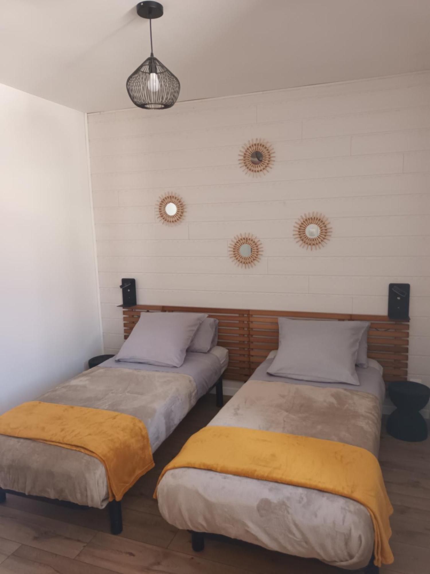Le Samui Villa Saint-Hilaire-sur-Yerre ภายนอก รูปภาพ